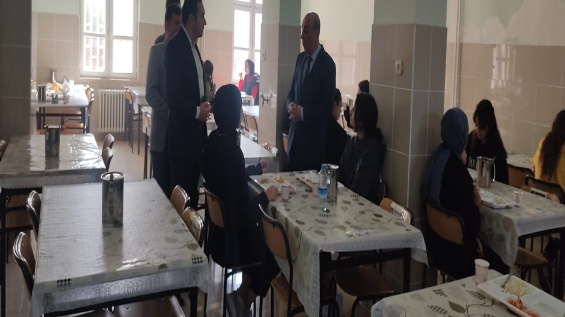 İlçe Kaymakamımız Sayın Ahmet KORKMAZ okulumuzu ve pansiyonumuzu ziyaret ettiler.